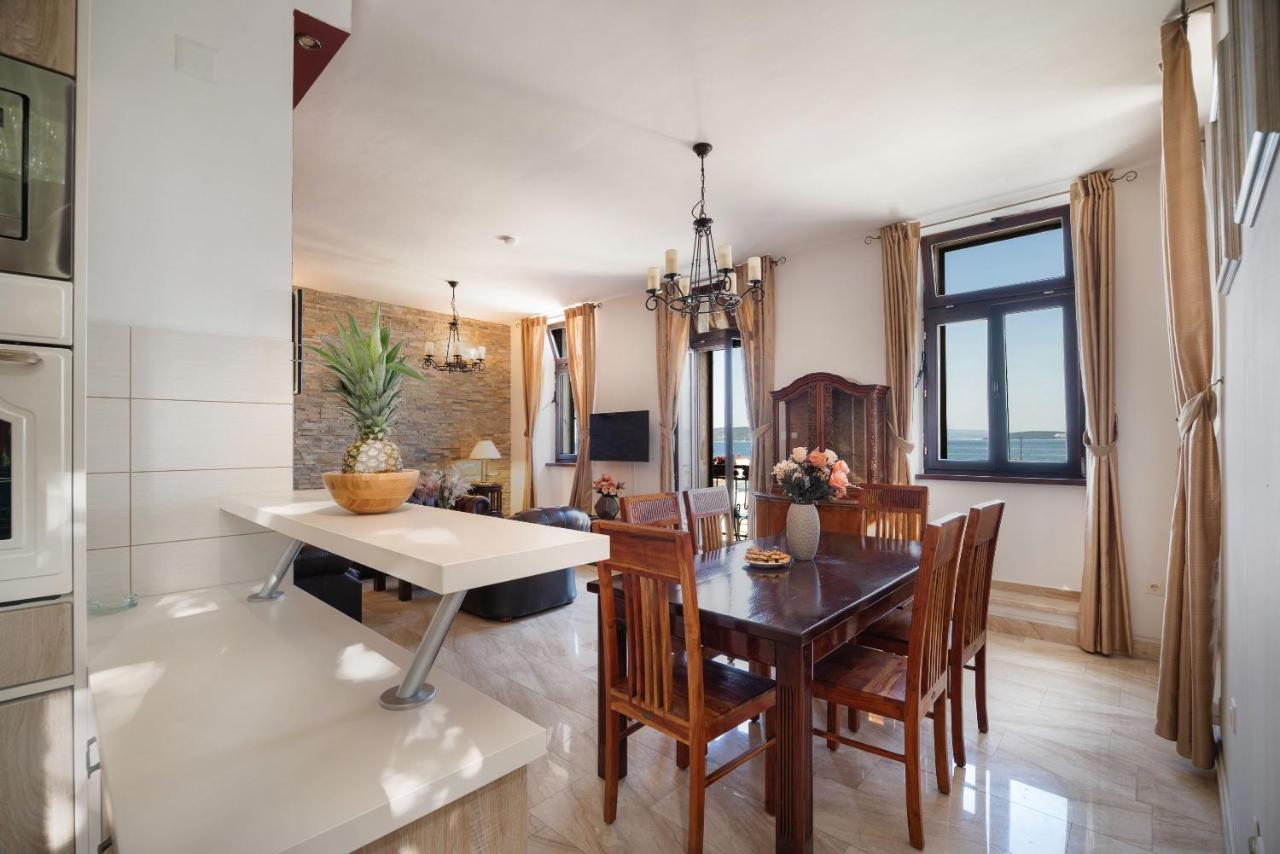 Luxury Apartments Perko Каштела Екстер'єр фото