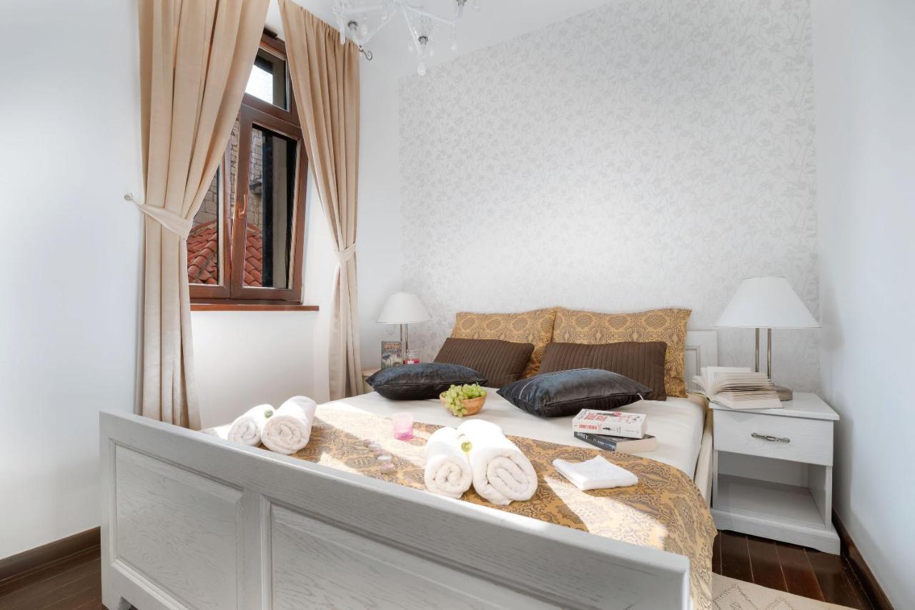 Luxury Apartments Perko Каштела Екстер'єр фото