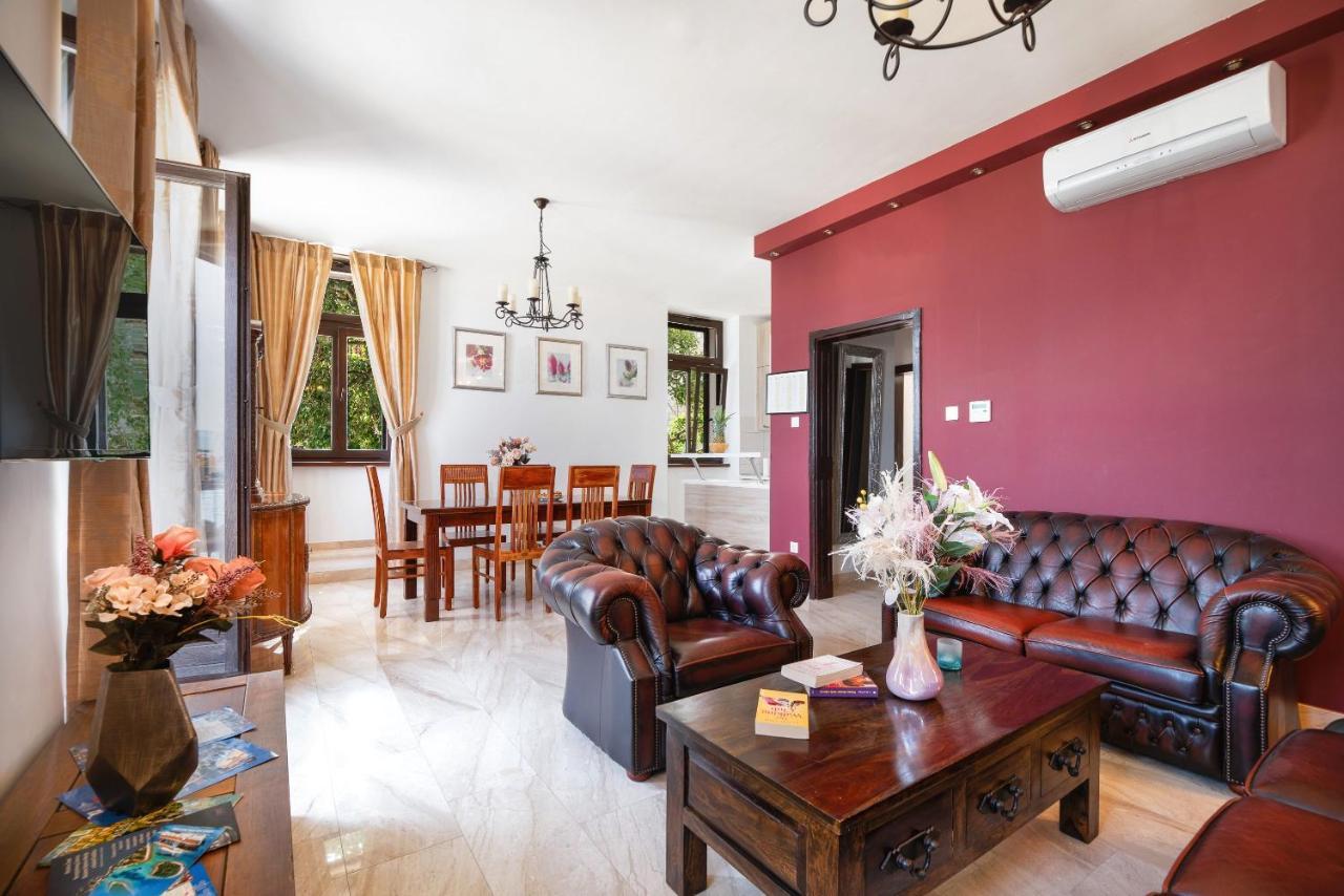 Luxury Apartments Perko Каштела Екстер'єр фото