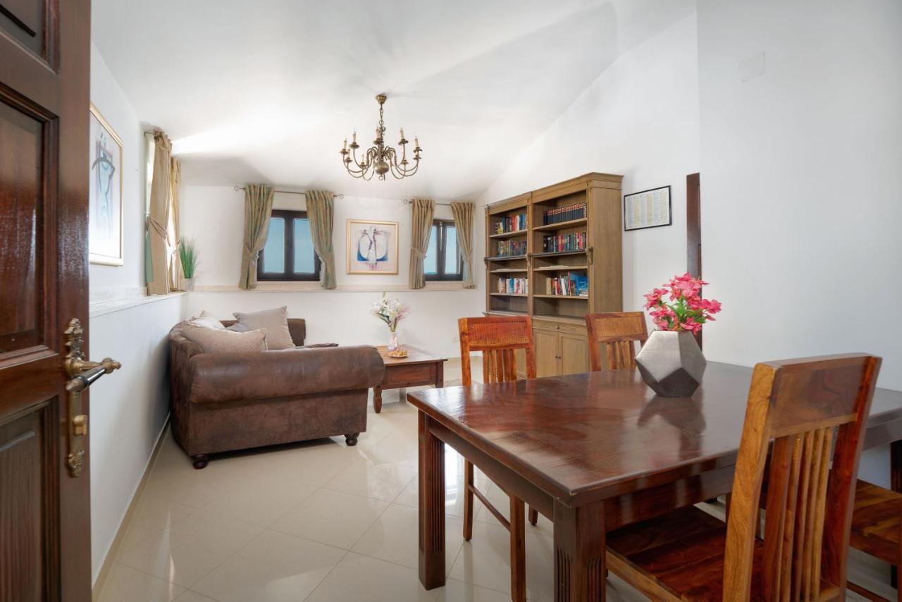 Luxury Apartments Perko Каштела Екстер'єр фото