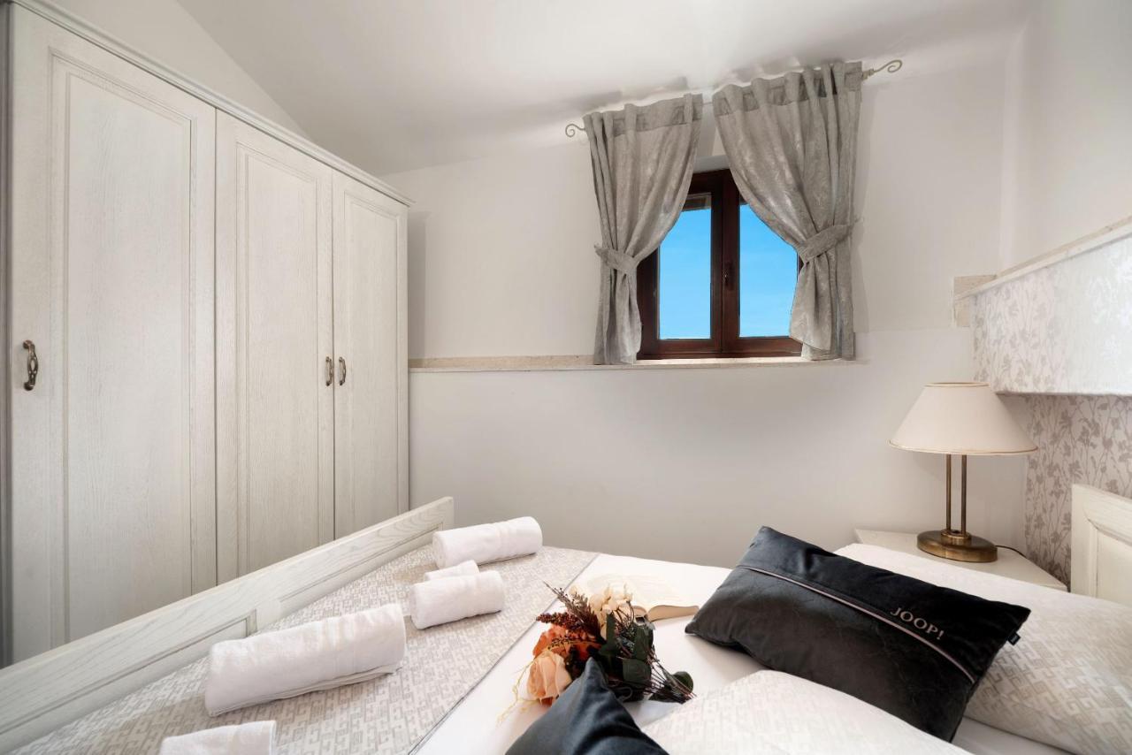 Luxury Apartments Perko Каштела Екстер'єр фото